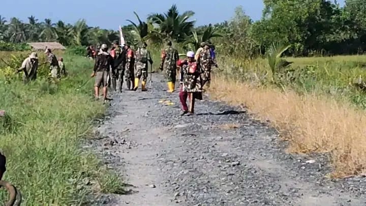 Desa Tamban bangun bersihkan akses jalan sambut Program TMMD ke-129