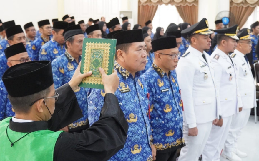 Wabup Banjar lantik 64 ASN, tekankan semangat melayani masyarakat