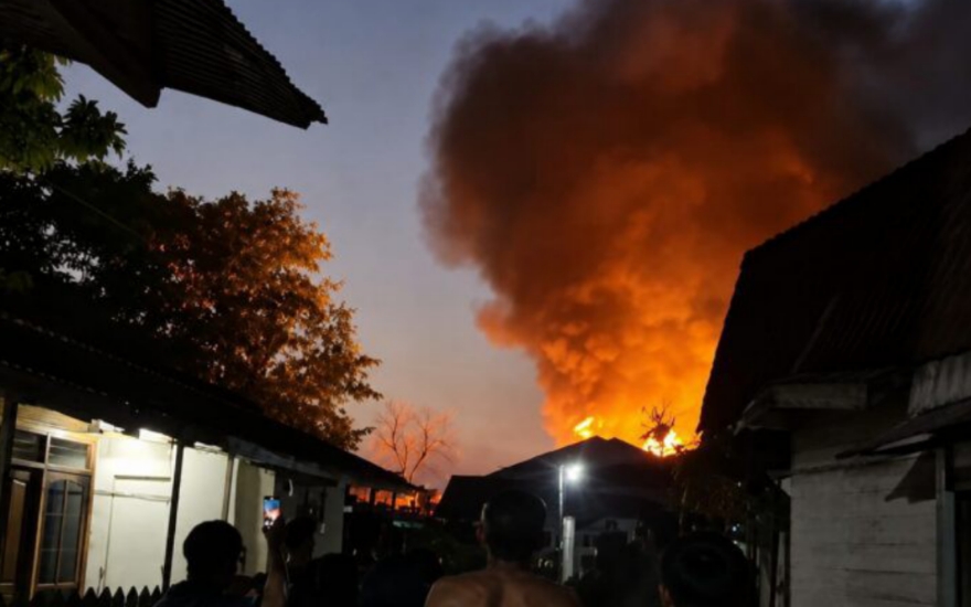 Api melalap rumah dempetan di Gang Setuju Ujung, tidak ada korban jiwa
