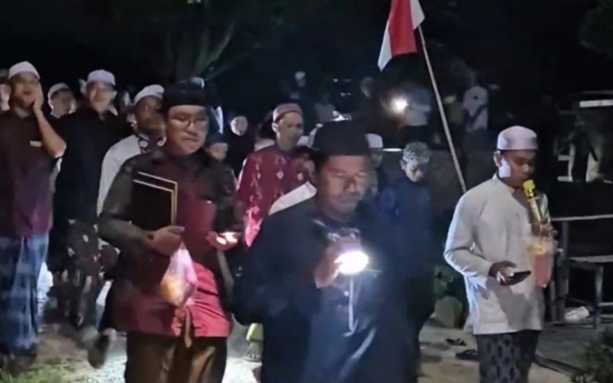 Jaga tradisi luhur, warga Tambak Padi gelar Burdah keliling