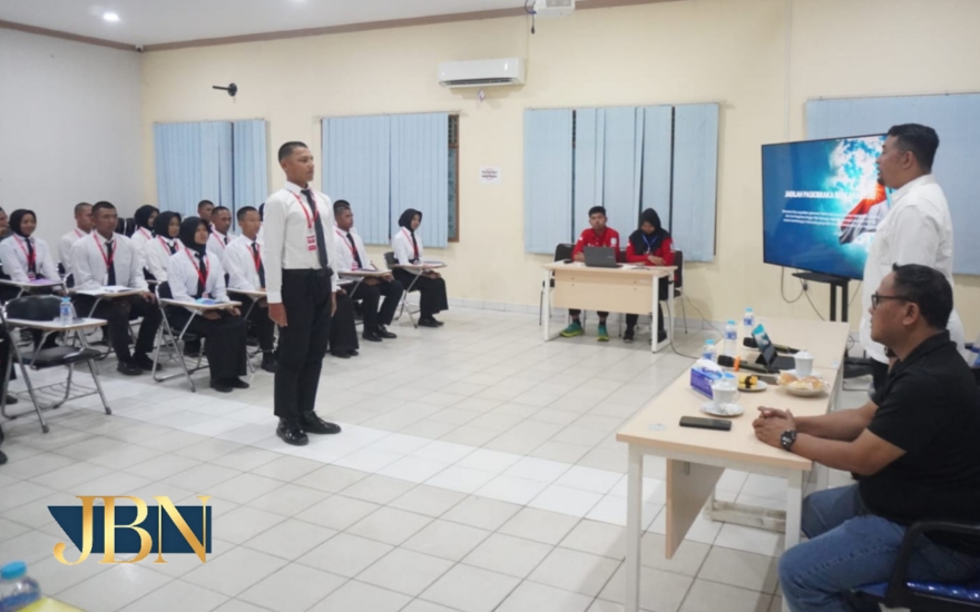 Bakesbangpol Kab. Banjar bekali 33 calon Paskibraka dengan nilai revolusi mental