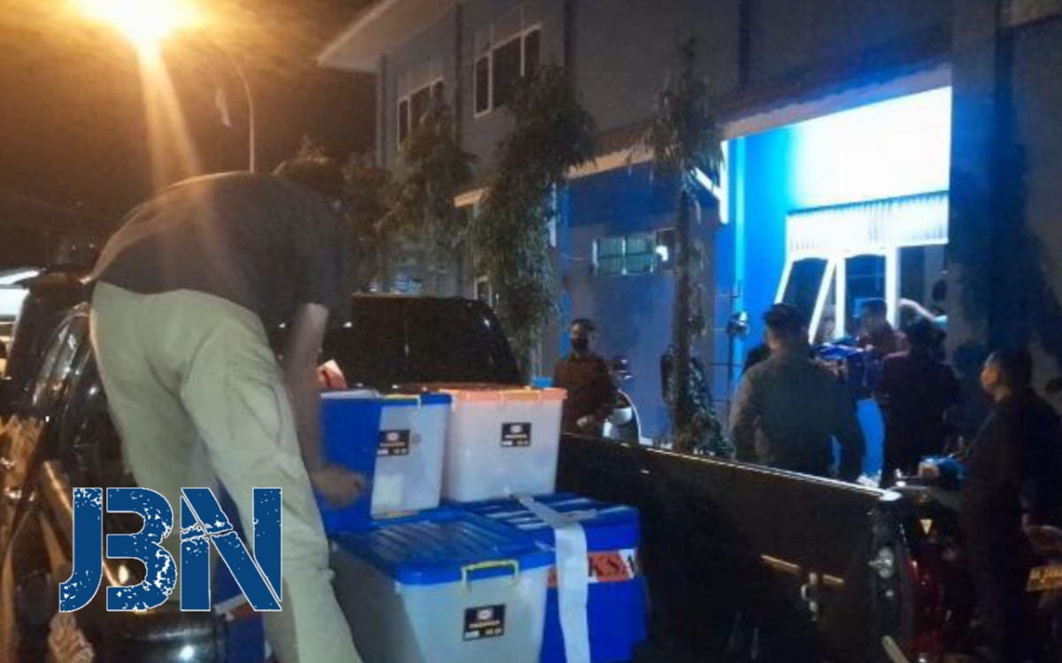 Penggeledahan 10 jam di PDAM Batola, 5 boks dokumen disita