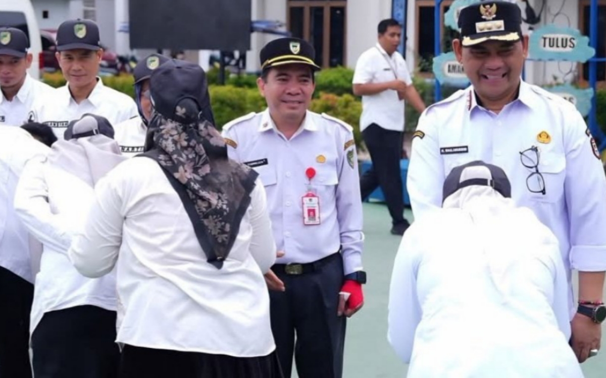 Bupati Shalahuddin pimpin apel, tekankan pendidikan sebagai investasi masa depan